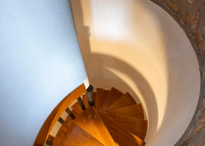 Elena's Traditional Dreamhouse *