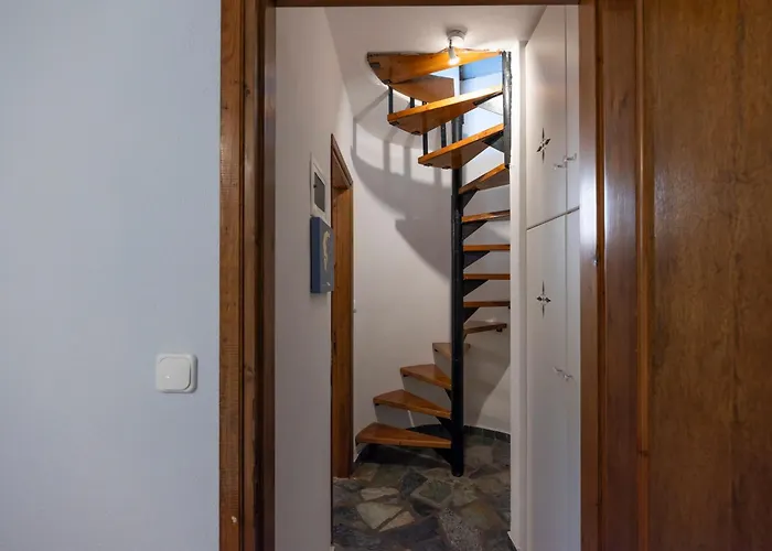 Elena's Traditional Dreamhouse * Krotiri