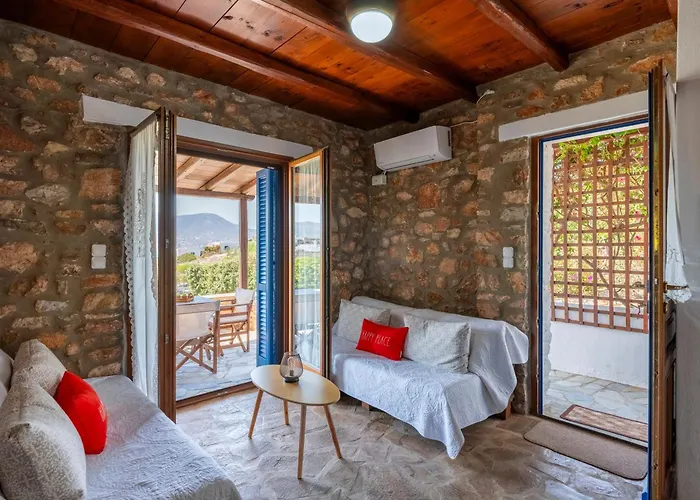 Elena's Traditional Dreamhouse * Krotiri