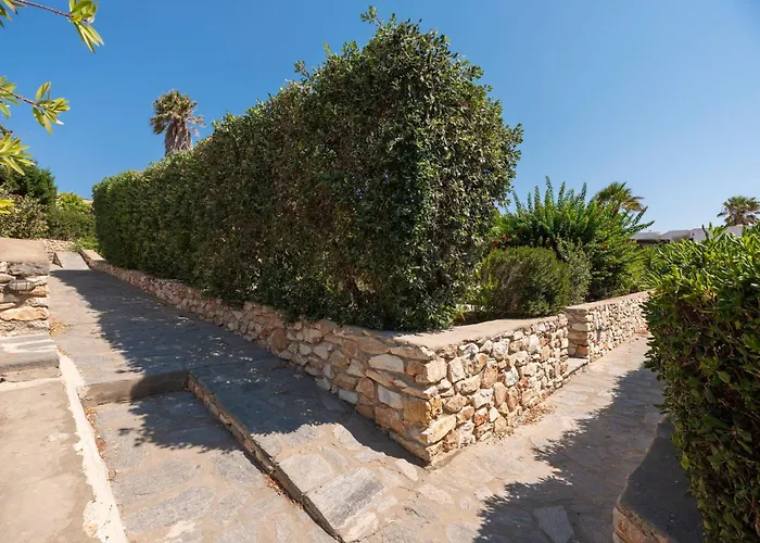 Elena's Traditional Dreamhouse *