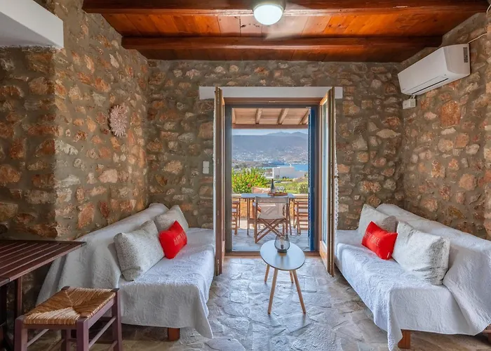 Elena's Traditional Dreamhouse Krotiri